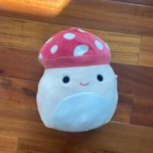Mushroom squishmallow, 8”